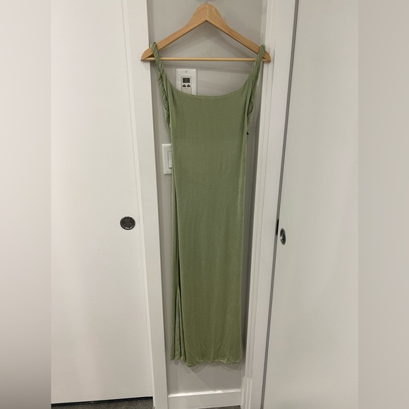 The Commense green midi dress - Picture 4 of 6